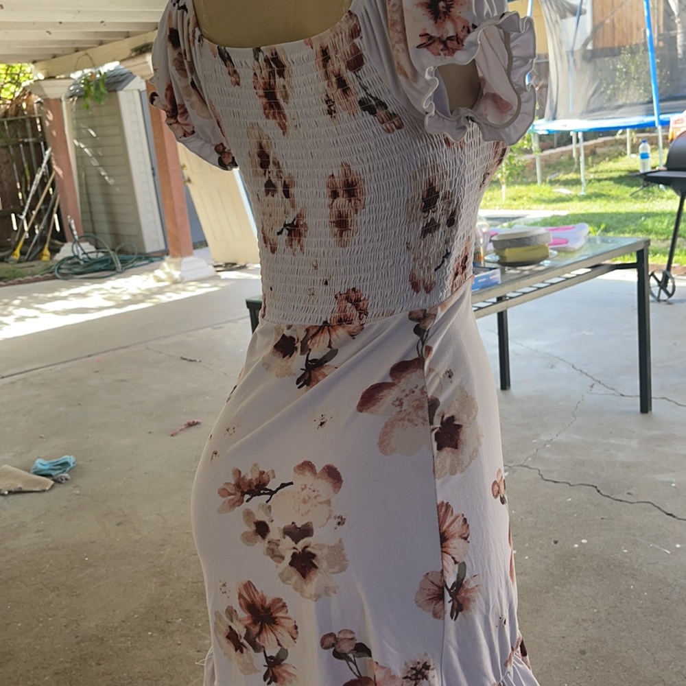 Spring dress - Picture 3 of 3